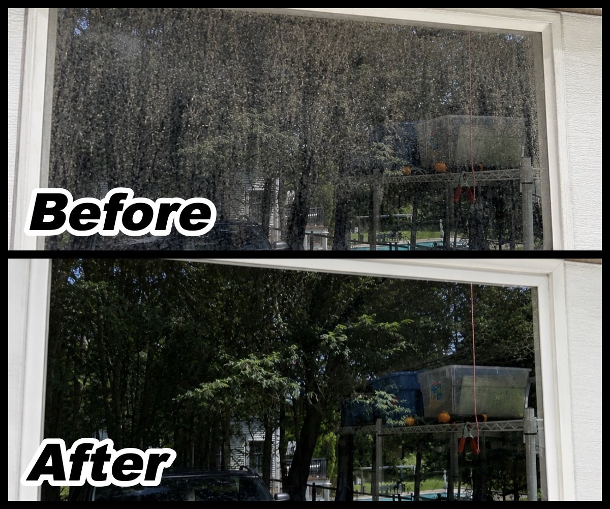 Window washing before and after: heavily spotted glass on top, crystal-clear glass on the bottom